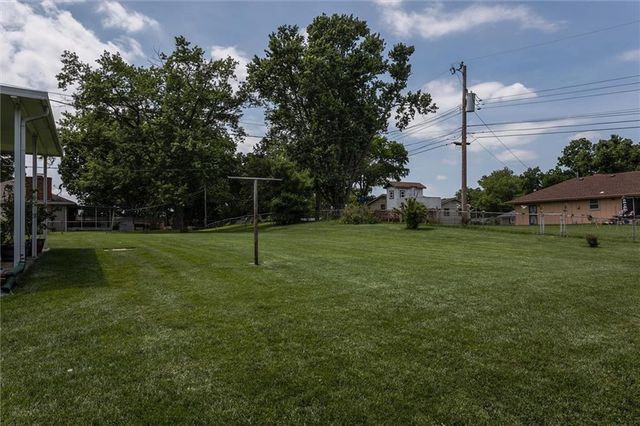 7912 Elizabeth Avenue, Kansas City, KS 66112