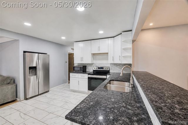36900 Ferndale Street, Romulus, MI 48174