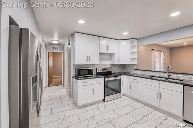 36900 Ferndale Street, Romulus, MI 48174