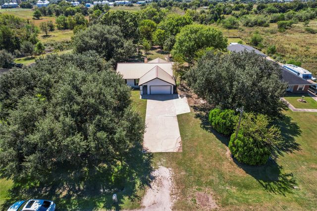 202 County Road 402, Bay City, TX 77414