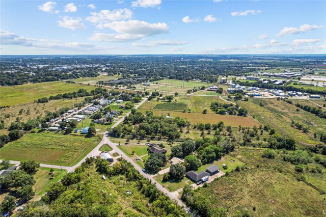 202 County Road 402, Bay City, TX 77414