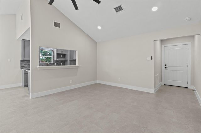 202 County Road 402, Bay City, TX 77414