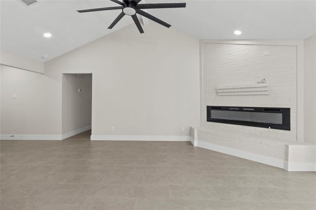 202 County Road 402, Bay City, TX 77414