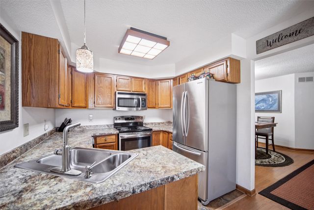 6809 Sharon Drive, Urbandale, IA 50322