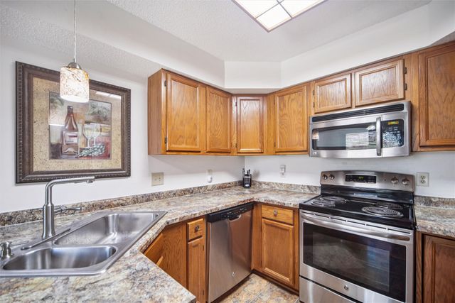 6809 Sharon Drive, Urbandale, IA 50322