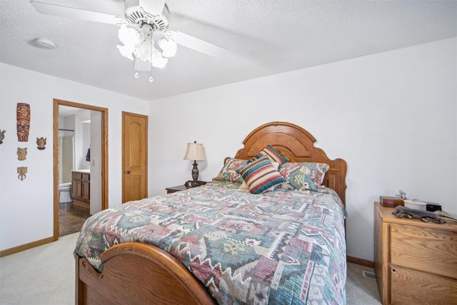 6809 Sharon Drive, Urbandale, IA 50322