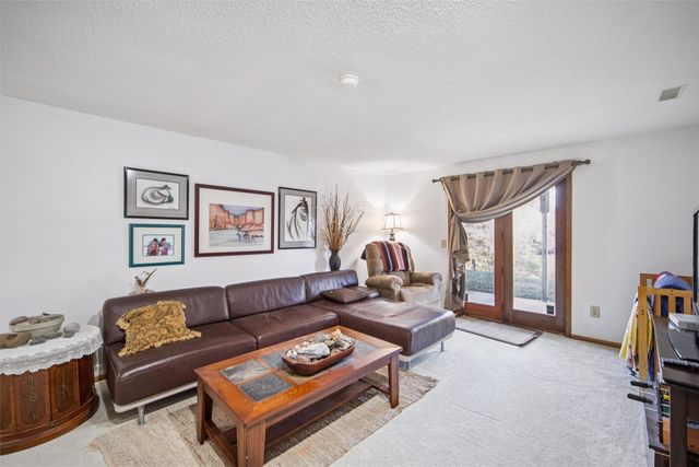 6809 Sharon Drive, Urbandale, IA 50322