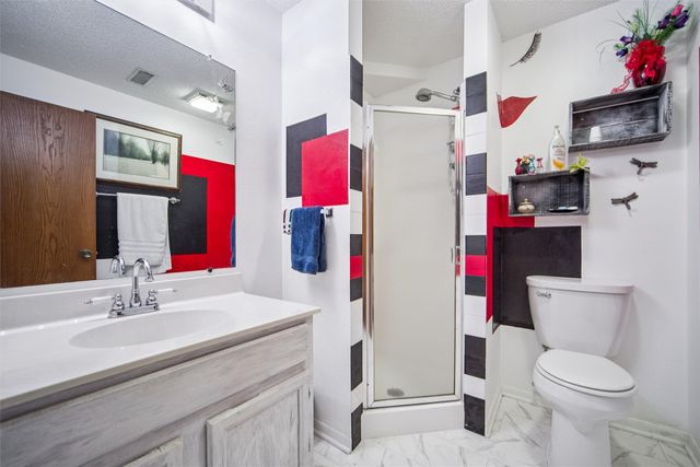 6809 Sharon Drive, Urbandale, IA 50322