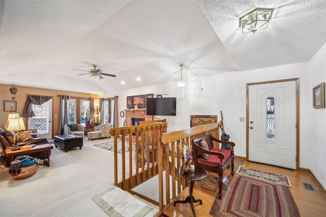 6809 Sharon Drive, Urbandale, IA 50322