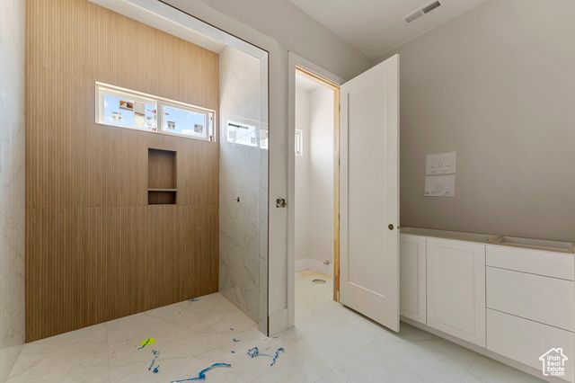 5496 SAND RIDGE DR., Hurricane, UT 84737