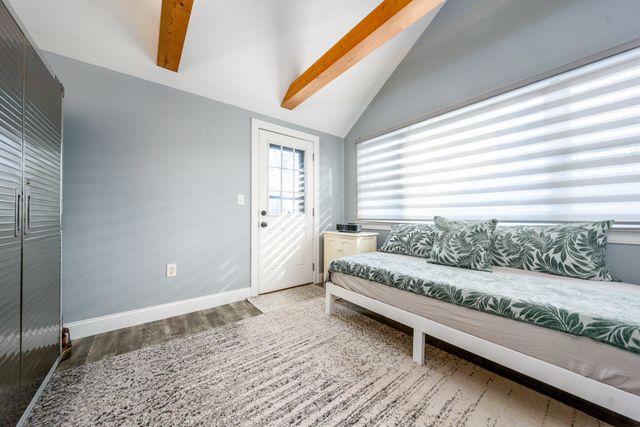 522 Lincoln Rd Extension, Hyannis, MA 02601