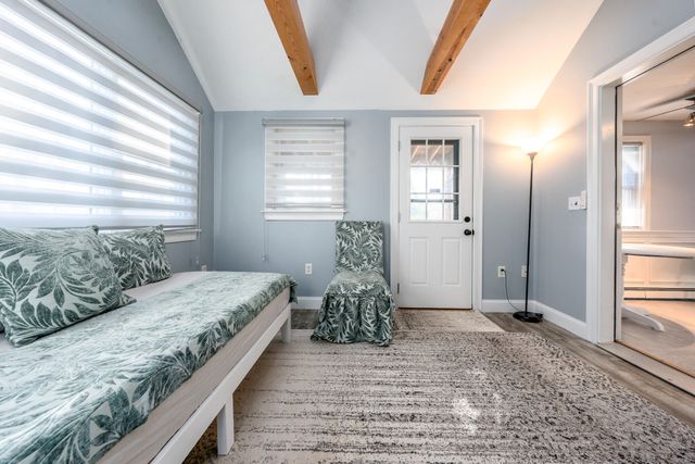 522 Lincoln Rd Extension, Hyannis, MA 02601