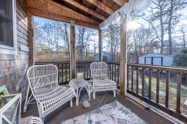 522 Lincoln Rd Extension, Hyannis, MA 02601