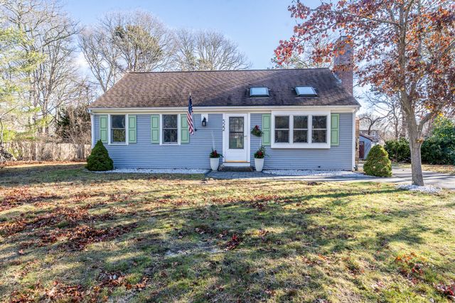 522 Lincoln Rd Extension, Hyannis, MA 02601