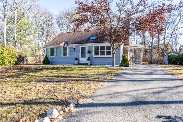 522 Lincoln Rd Extension, Hyannis, MA 02601