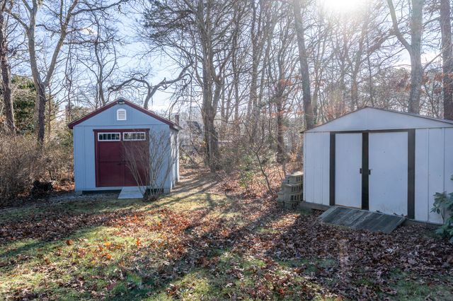 522 Lincoln Rd Extension, Hyannis, MA 02601