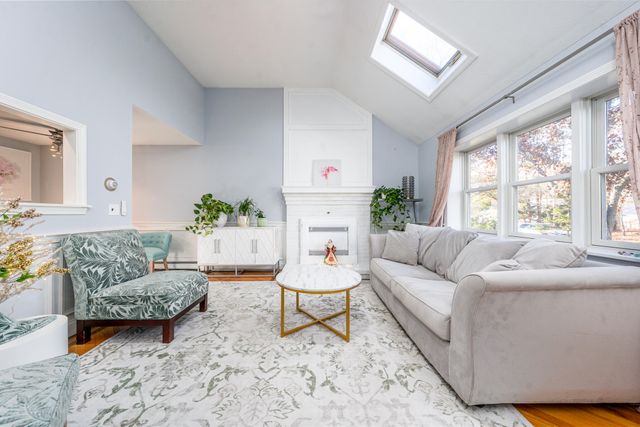 522 Lincoln Rd Extension, Hyannis, MA 02601