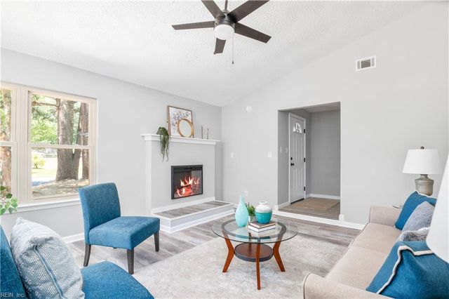 503 Thornloe LN, Chesapeake, VA 23320