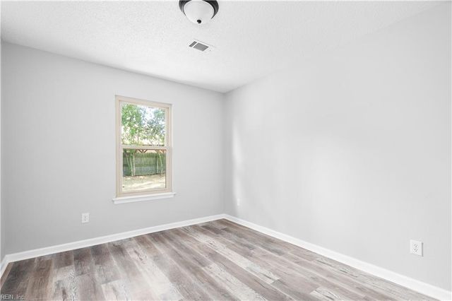 503 Thornloe LN, Chesapeake, VA 23320
