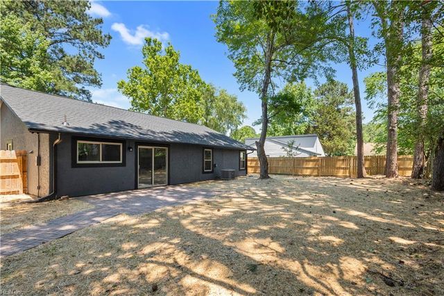 503 Thornloe LN, Chesapeake, VA 23320