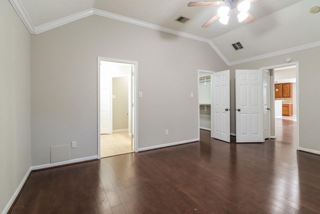 27 S Misty Canyon Place, Conroe, TX 77385