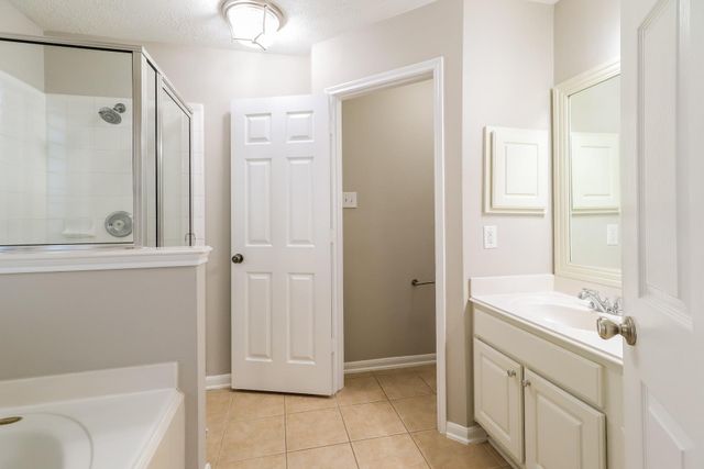 27 S Misty Canyon Place, Conroe, TX 77385