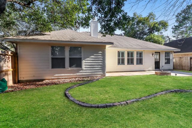 27 S Misty Canyon Place, Conroe, TX 77385