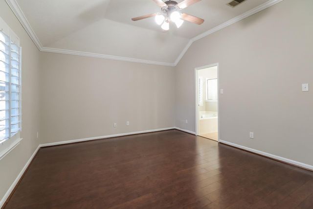 27 S Misty Canyon Place, Conroe, TX 77385