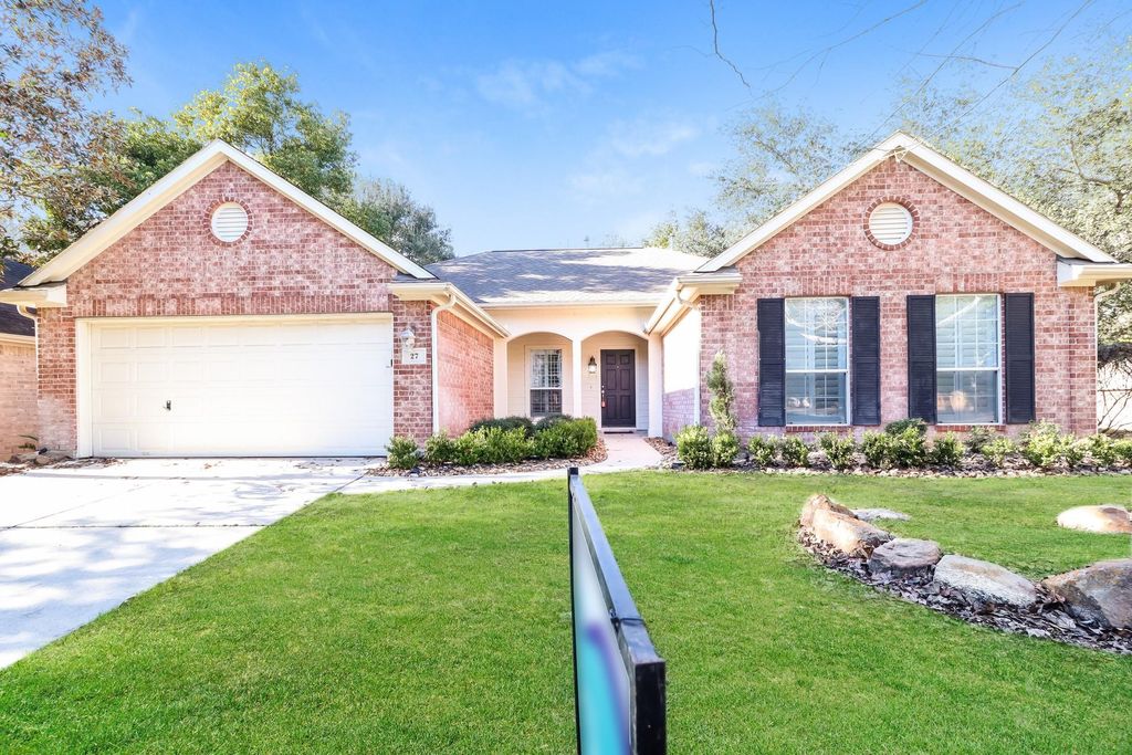 27 S Misty Canyon Place, Conroe, TX 77385