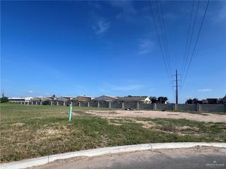 1820 S Queen Street, Edinburg, TX 78539