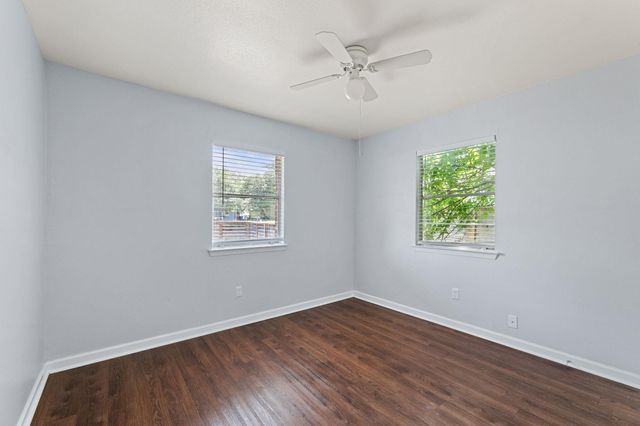 2011 E Stassney LN B, Austin, TX 78744