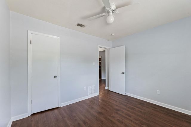 2011 E Stassney LN B, Austin, TX 78744