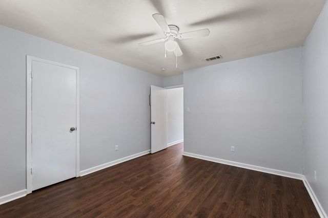 2011 E Stassney LN B, Austin, TX 78744