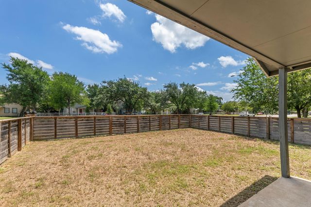 2011 E Stassney LN B, Austin, TX 78744