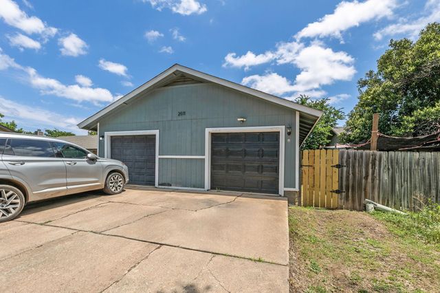 2011 E Stassney LN B, Austin, TX 78744