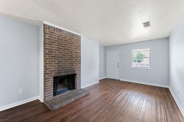 2011 E Stassney LN B, Austin, TX 78744