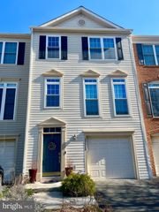 13513 LAVENDER MIST LN, Centreville, VA 20120