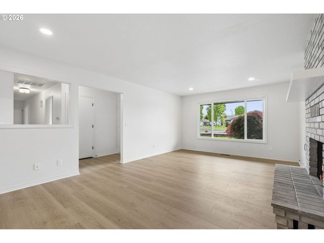 1495 S FIR St, Canby, OR 97013