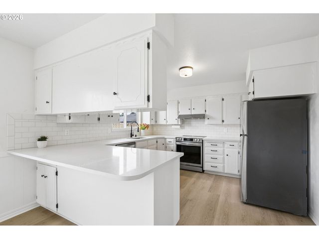 1495 S FIR St, Canby, OR 97013