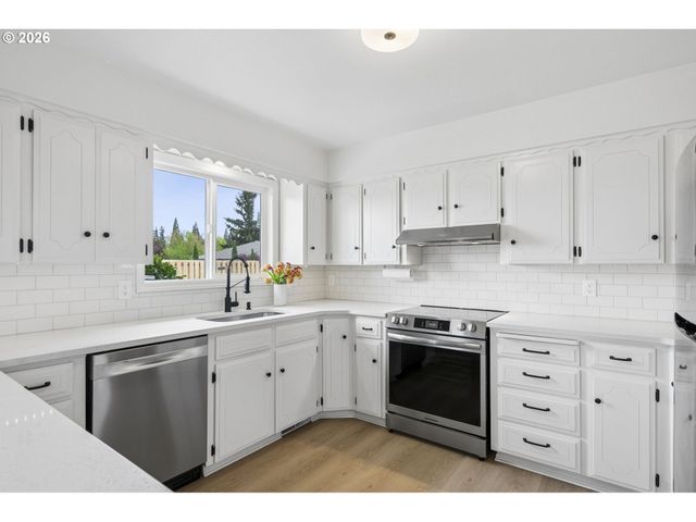 1495 S FIR St, Canby, OR 97013