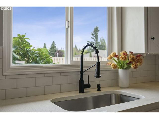 1495 S FIR St, Canby, OR 97013