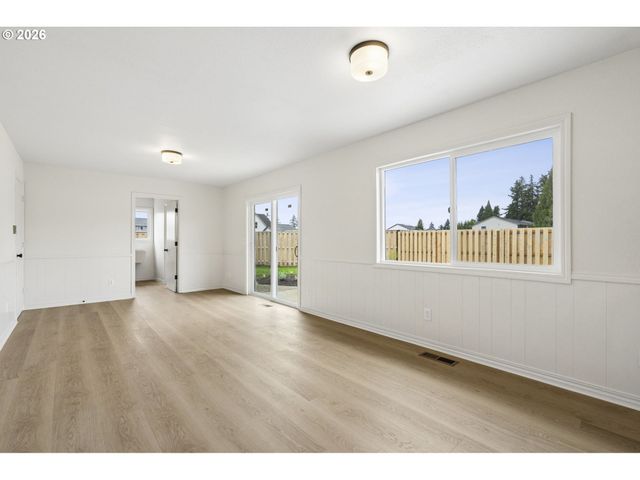 1495 S FIR St, Canby, OR 97013