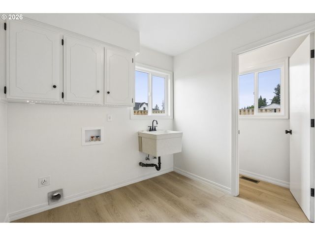 1495 S FIR St, Canby, OR 97013