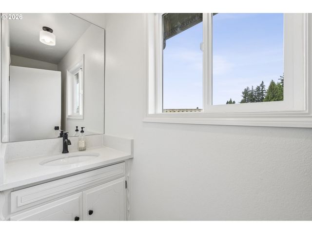 1495 S FIR St, Canby, OR 97013