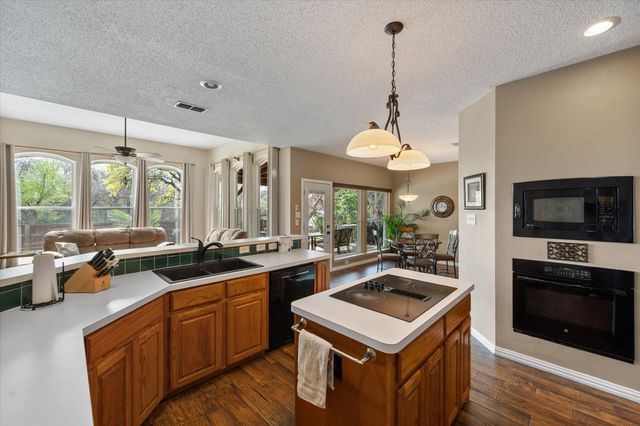 2800 Springbranch Court, Grapevine, TX 76051