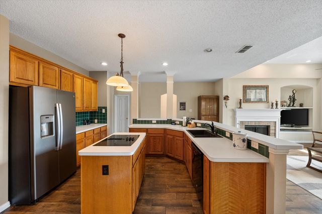 2800 Springbranch Court, Grapevine, TX 76051