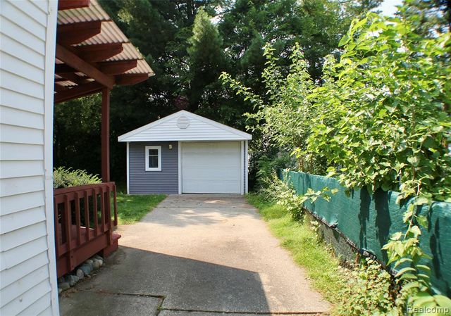 808 Wellesley Avenue, Royal Oak, MI 48067