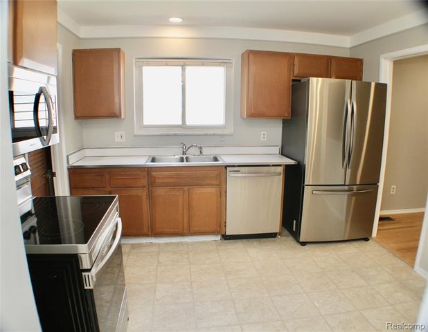 808 Wellesley Avenue, Royal Oak, MI 48067