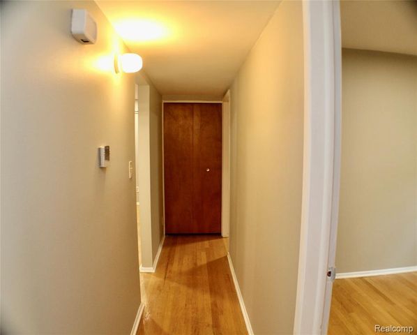 808 Wellesley Avenue, Royal Oak, MI 48067