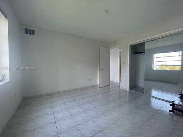 2201 Brickell Ave 73, Miami, FL 33129